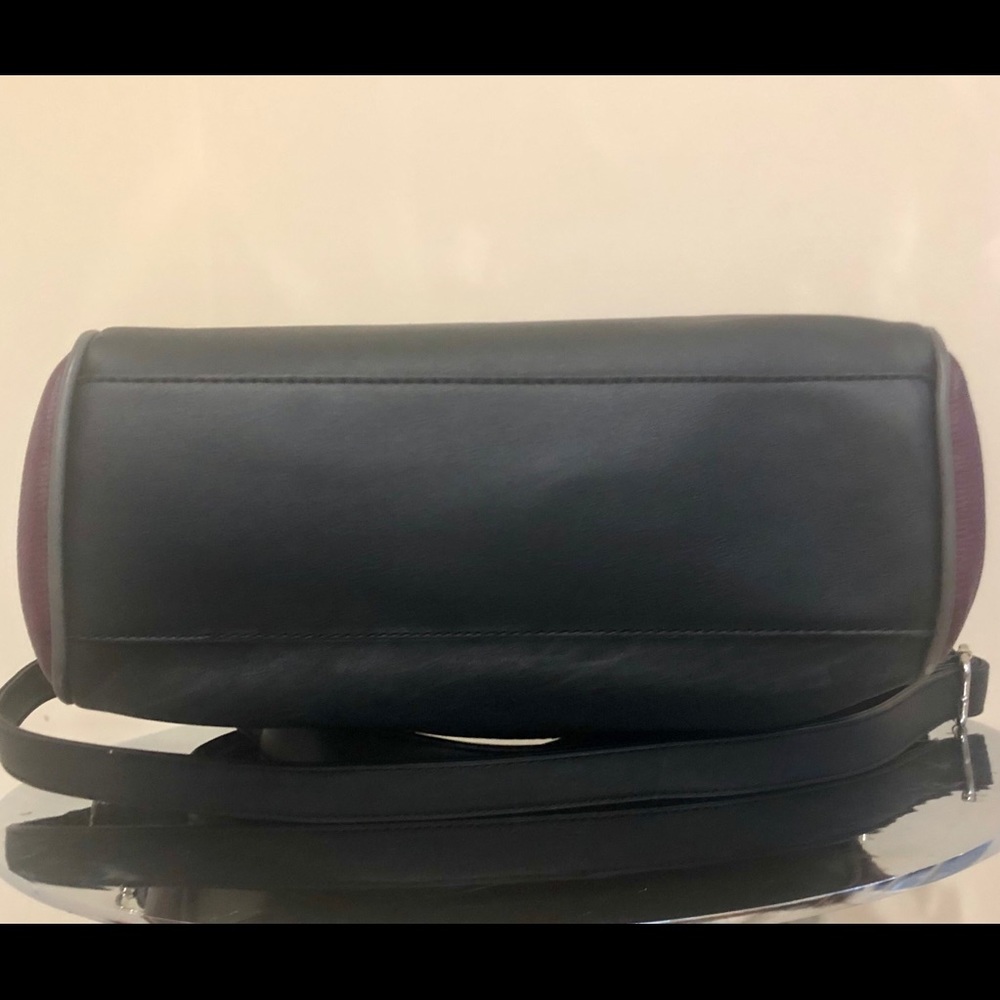 Strret Level Hand bags - Picture 2 of 4